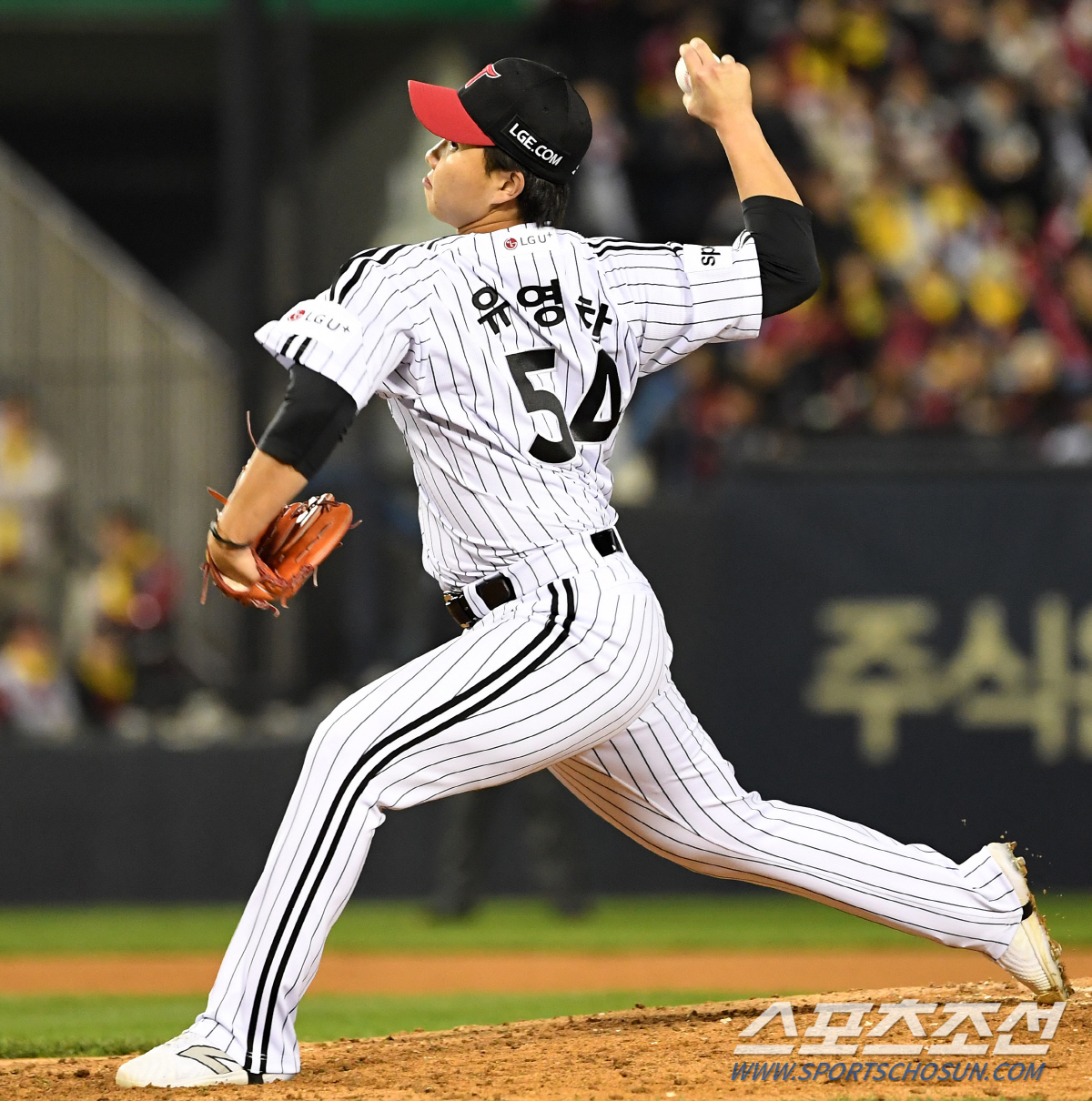 최원태 침몰시킨 무서운 타선인데... 1,2루에 등판 7연속 범타. 유영…
