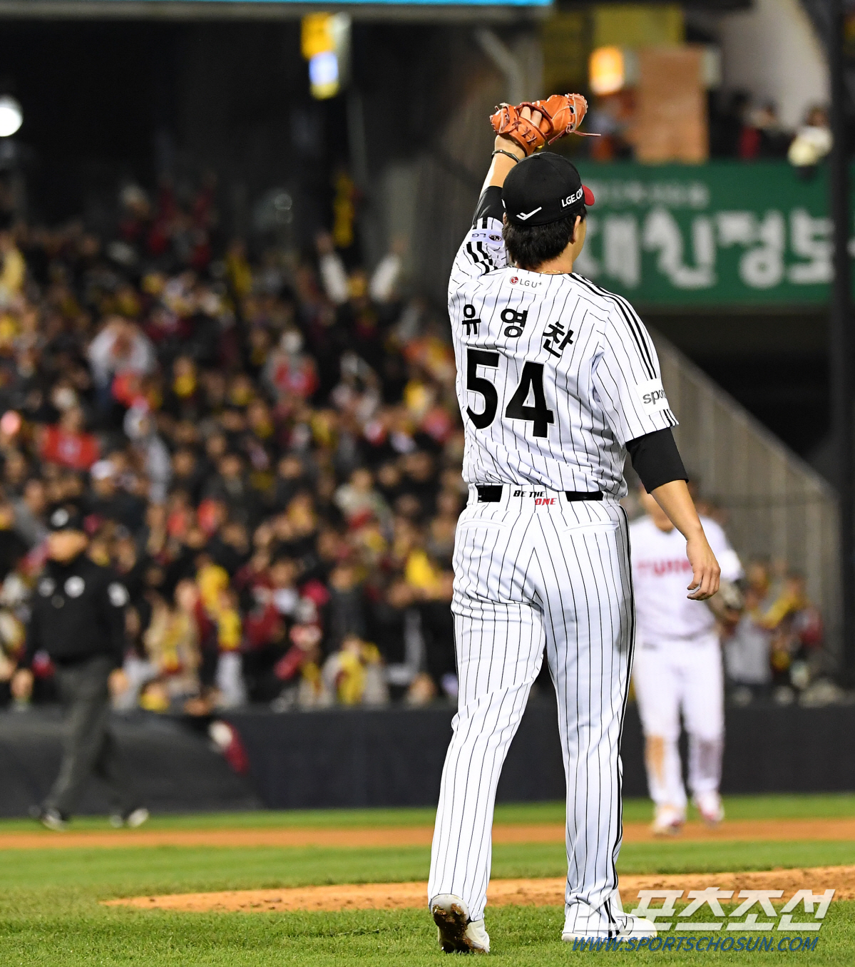 최원태 침몰시킨 무서운 타선인데... 1,2루에 등판 7연속 범타. 유영…
