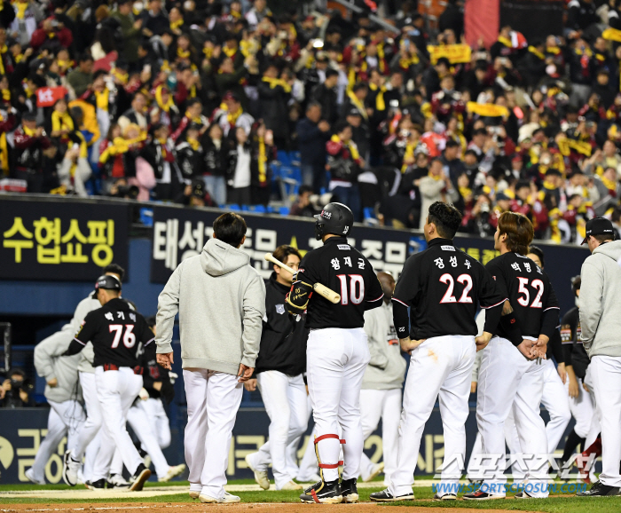 '3주 쉬었는데도...' PS 7경기만에 지쳤나. PO 2차전 NC 모습…