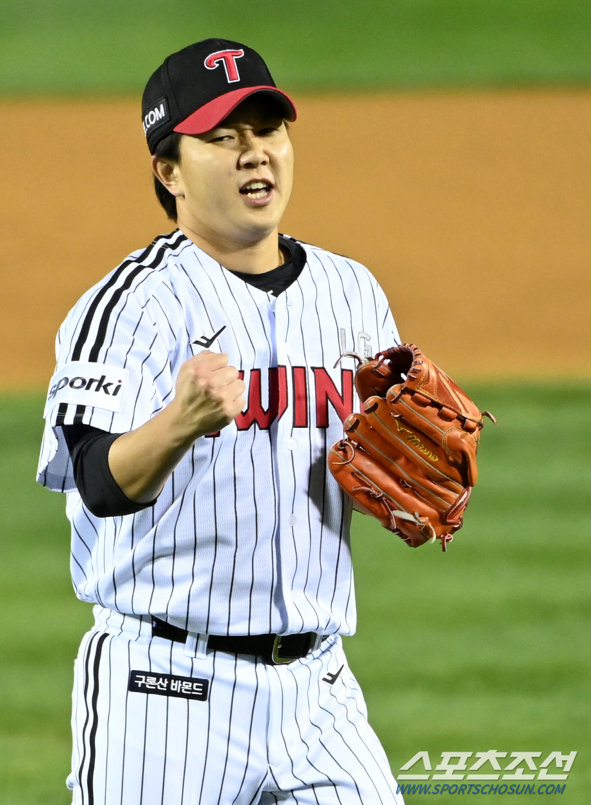 역사에 남을 가장 완벽한 불펜게임, 승·홀·세 없던 영웅들.. 이제 이 …