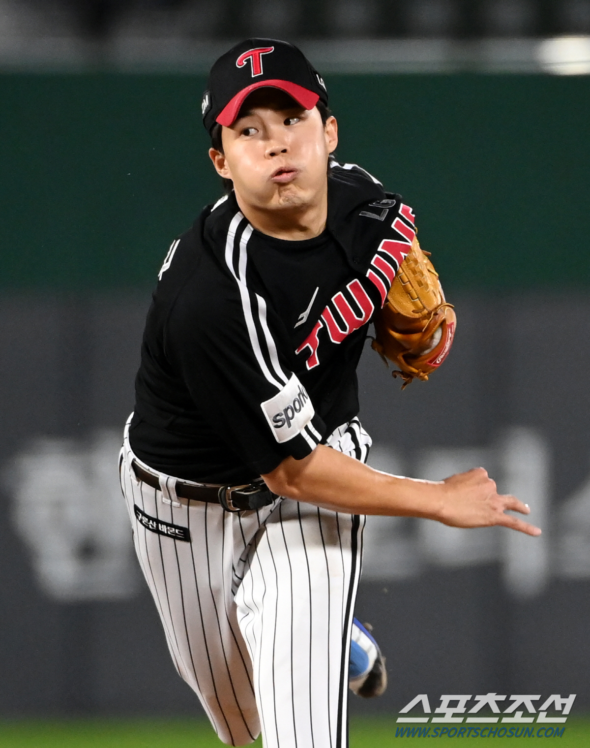 '21년전 울었던 오늘' '한국시리즈 첫 등판' '성공한 덕후'는 웃을까…