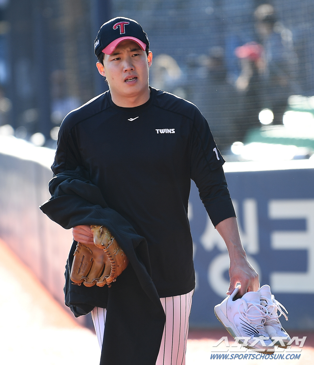 '21년전 울었던 오늘' '한국시리즈 첫 등판' '성공한 덕후'는 웃을까…