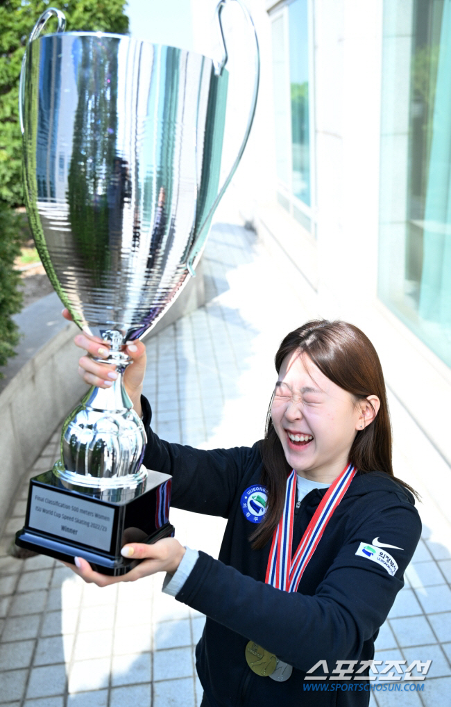 "스케이트화 바꿔신은 新빙속여제" 김민선의 폭풍질주가 시작된다
