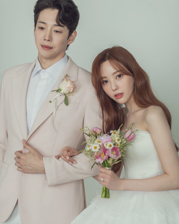 [공식] 김동호♥헬로비너스 윤조, 19일 결혼식…"평생 함께하고픈 사람"