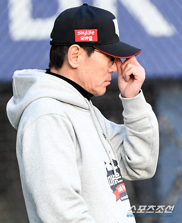 '4점 내고도 2차전 충격패' KT, 3차전 타순 박병호 빼고 싹 바꿨다…