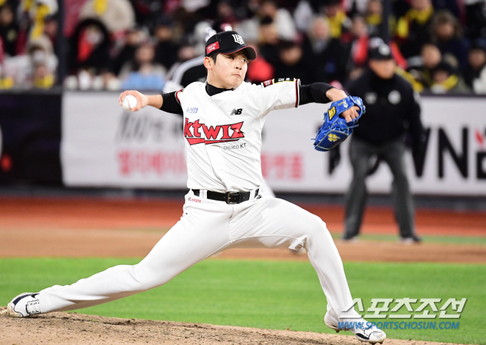 '한국시리즈 최고 명승부 탄생!' '오지환 9회 2사 역전 스리런 찢었다…