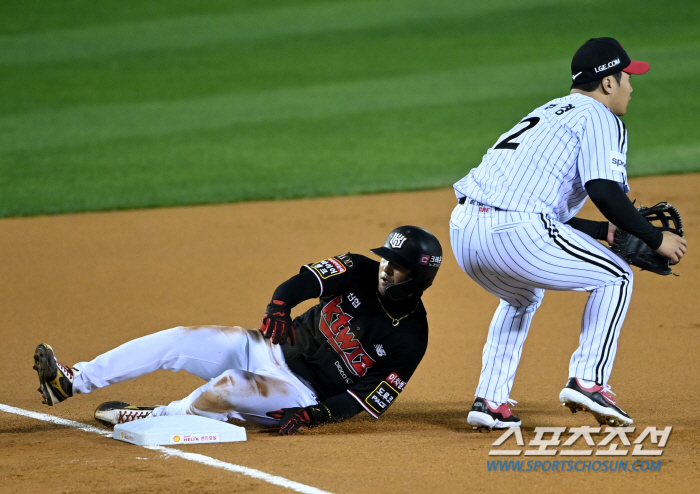 '한국시리즈 최고 명승부 탄생!' '오지환 9회 2사 역전 스리런 찢었다…