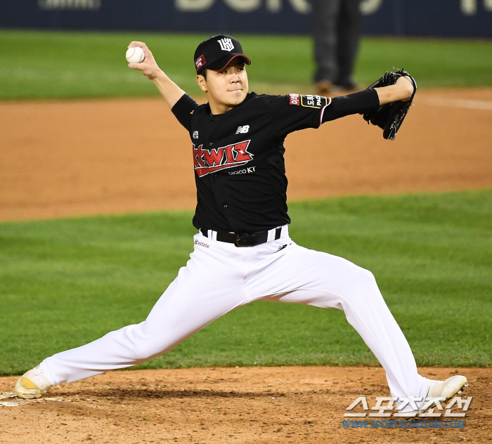 '한국시리즈 최고 명승부 탄생!' '오지환 9회 2사 역전 스리런 찢었다…