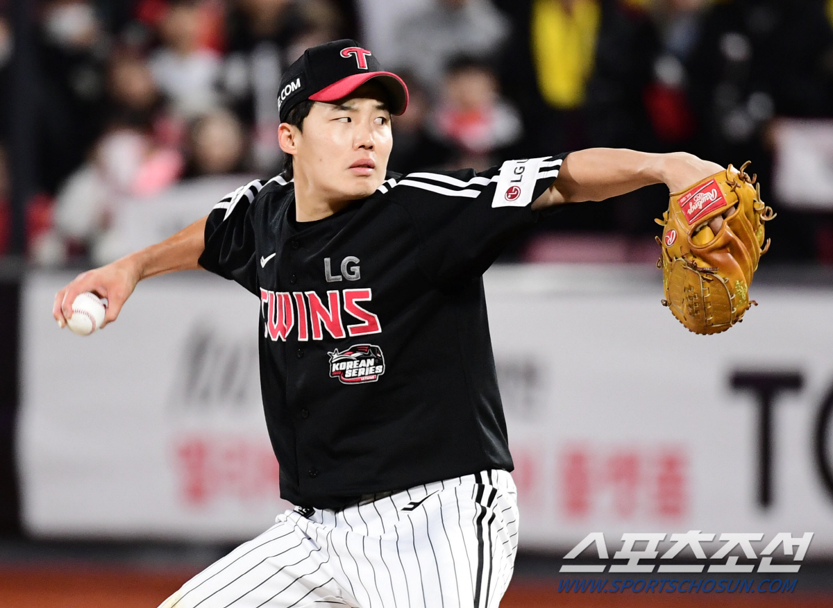 '한국시리즈 최고 명승부 탄생!' '오지환 9회 2사 역전 스리런 찢었다…