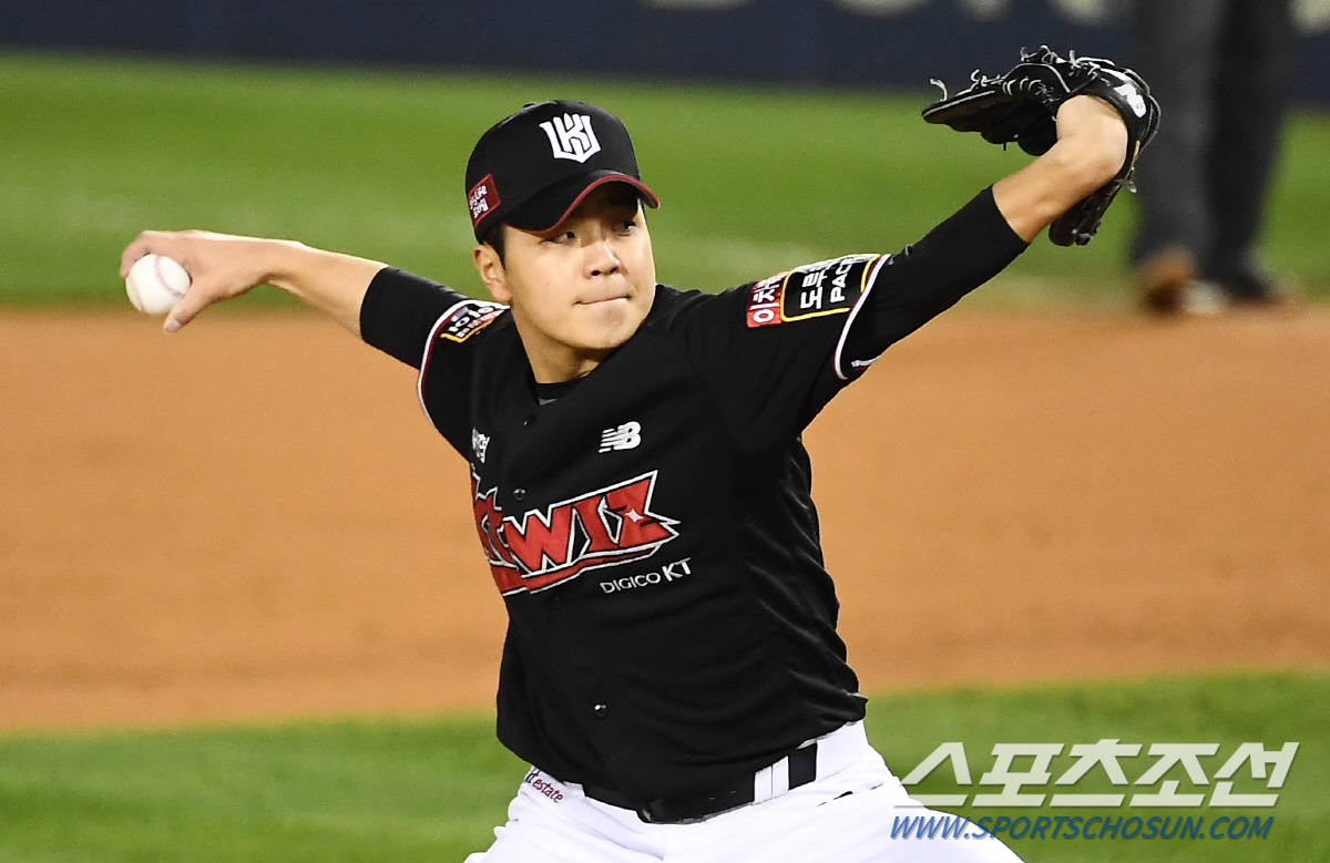 1차전 '환희'→2차전 '눈물'. 열흘간 7번 등판 강행군... 강철의 …