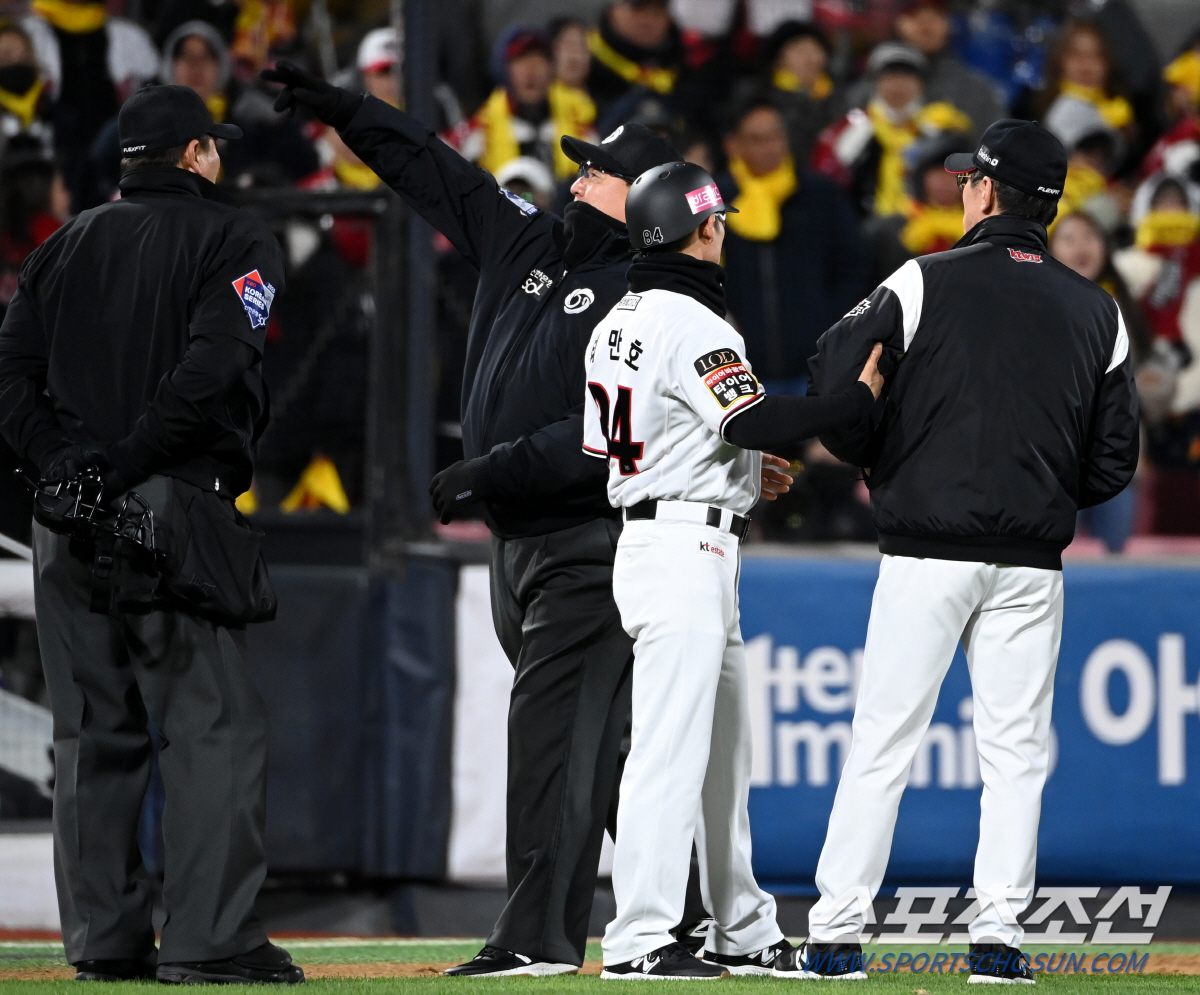 이게 정말 스윙이라고? 오심이 명승부를 망쳤다, 이강철 퇴장은 억울했다