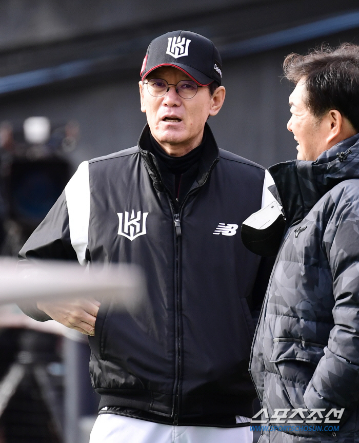 1패만 하면 끝인데…이강철 감독 "PO 2패 후 3연승 하지 않았나"[패…