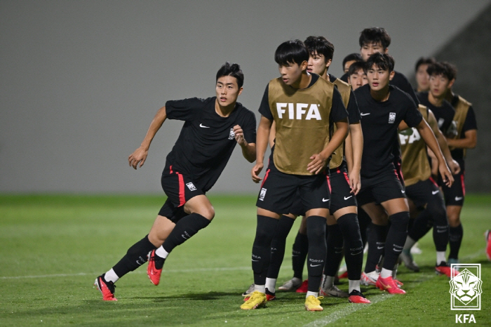 'U-17 월드컵 4강 도전' 미국과 운명의 첫 경기 앞둔 변성환 감독 …