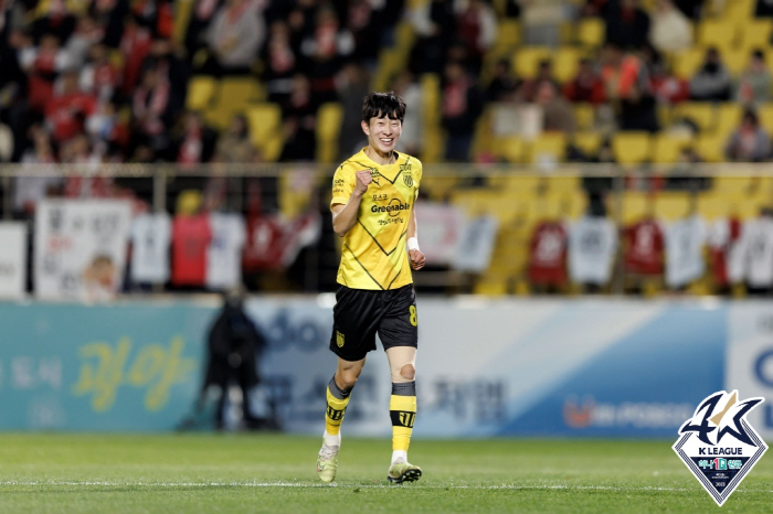 '부산 승격 확정 실패' 전남, 박태용 멀티골 앞세워 부산에 3-0 승 …