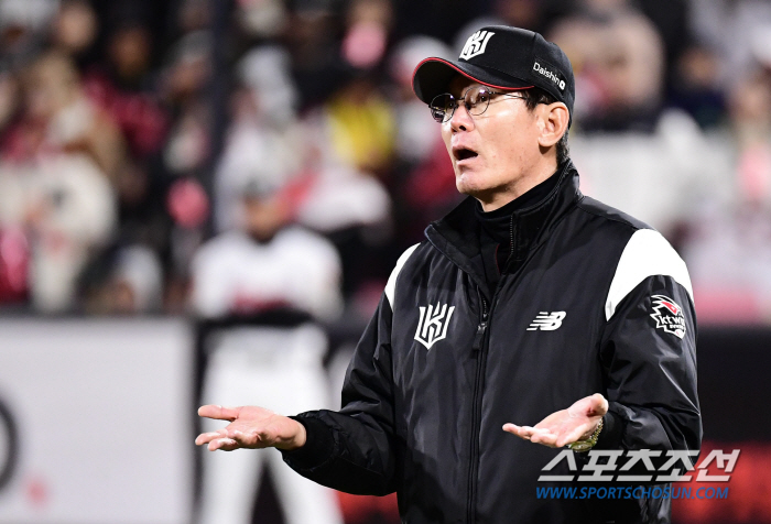 이강철 감독의 두 가지 오판, KT는 왜 벼랑 끝에 몰렸나 [KS 포커스…