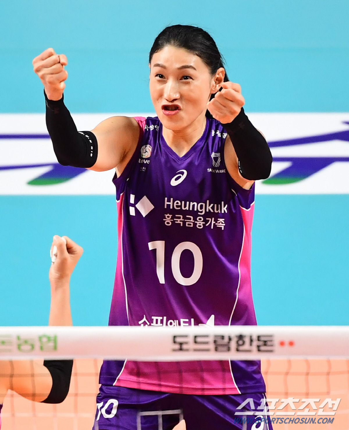 "리시브 대신 공격력" 정지윤의 파워, 김연경도 잡을까? [인천브리핑]