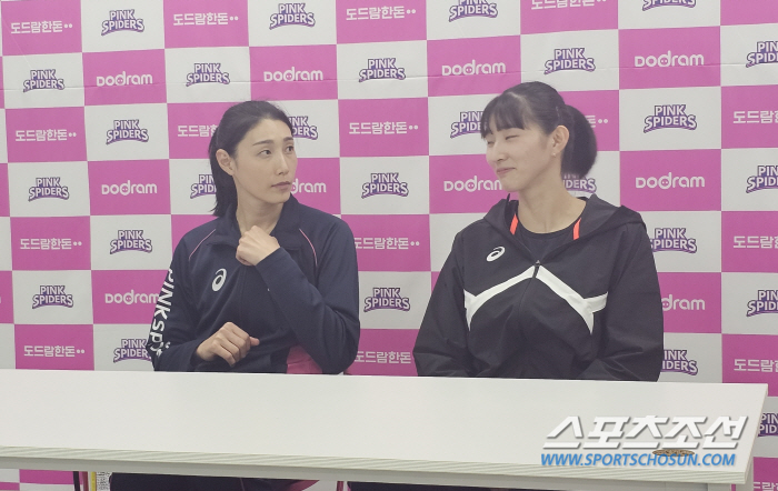 '은퇴 보류→시즌 최다 30점' 김연경의 가슴은 여전히 뜨겁지만…"정대영…