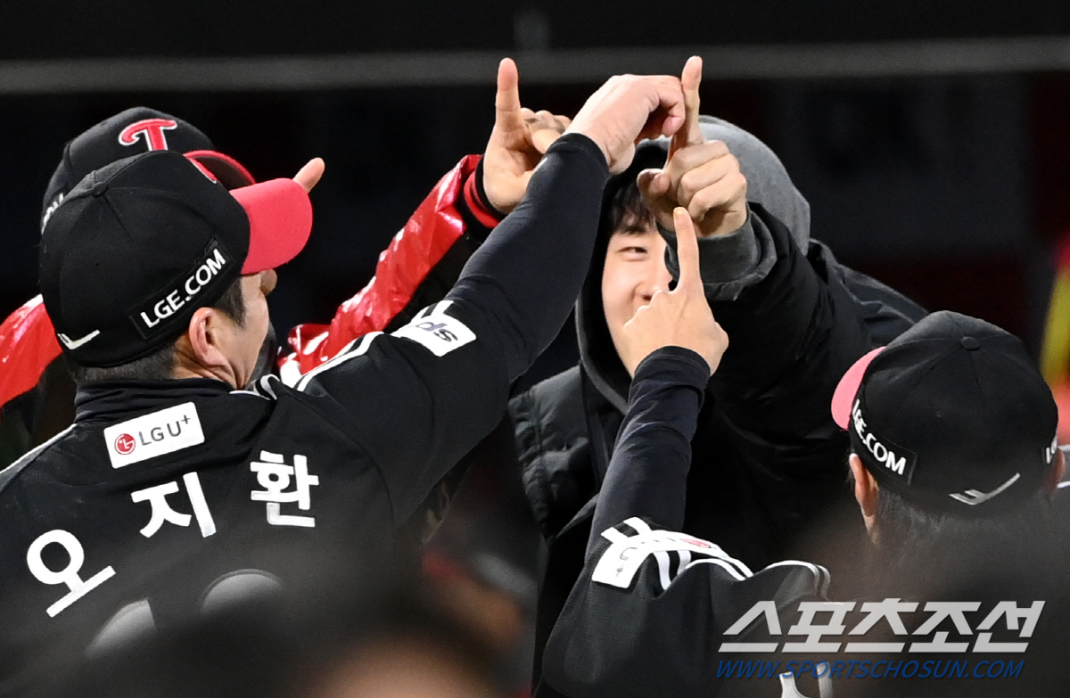 '타순 바꿀 이유 없다' 우승 눈앞 LG, 5차전도 필승 라인업 가동[잠…