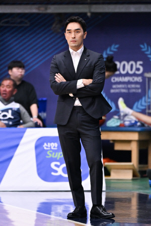 [WKBL현장코멘트] 첫 승 간절한 신한은행 구나단 감독, 김태연 부상에 고민. 