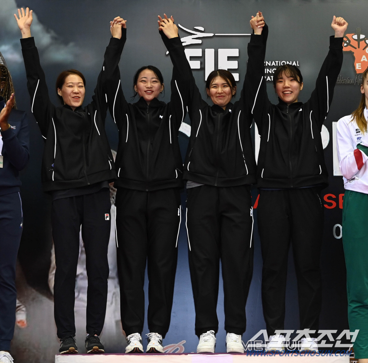 대한민국 여자사브르가 성공적인 세대교체와 함께 알제 사브르월드컵 단체전에서 우승을 차지했다. 사진출처=FIE