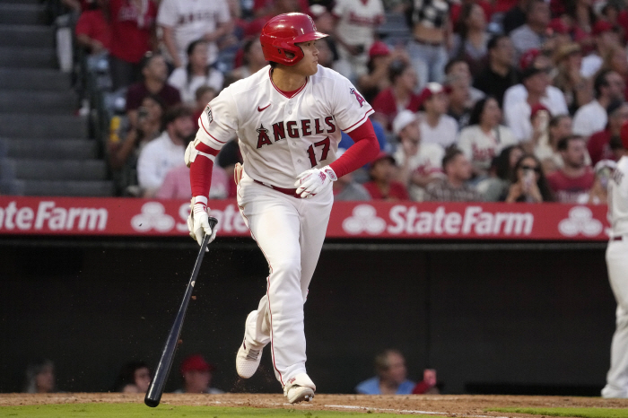 사상 첫 멀티플 만장일치 MVP "오타니, 손색없다" MLB.com, 그…