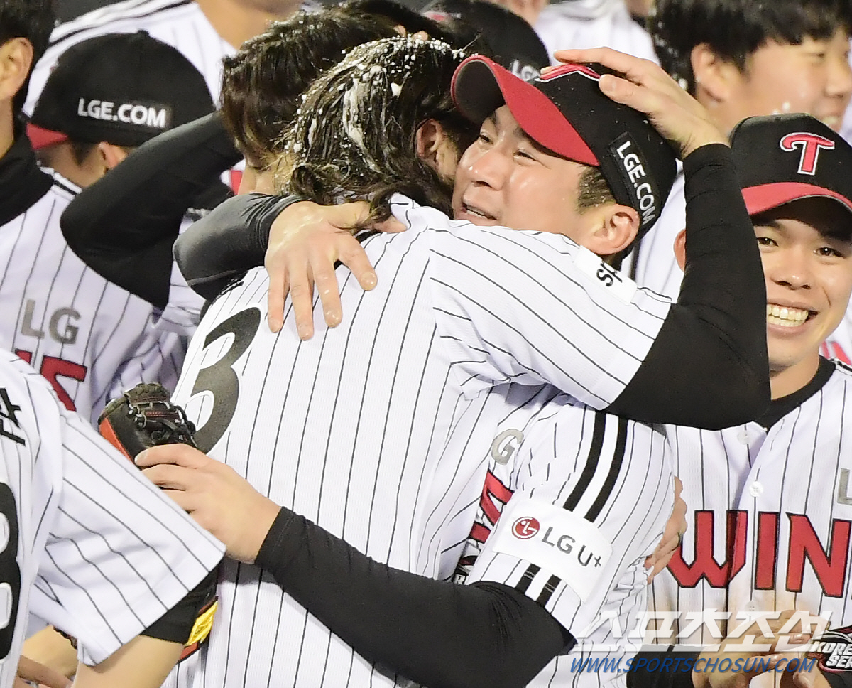 [LG우승]생각대로 이뤄졌다…"롤렉스 내가 타고 싶다"던 오지환, KS …