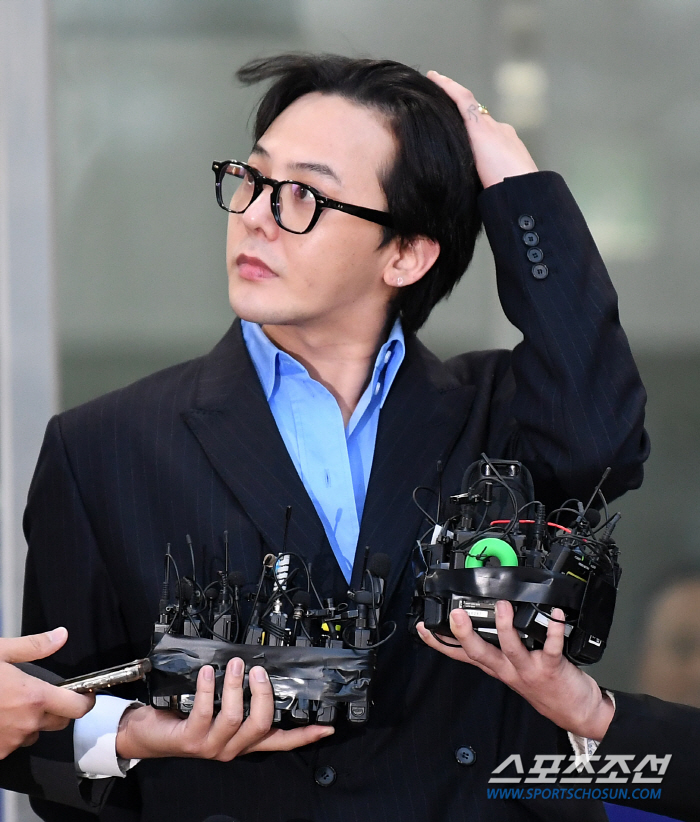 지드래곤, 마약 재차 부인  "업소 女실장, 아무 관계 아니다…탈색한 적…
