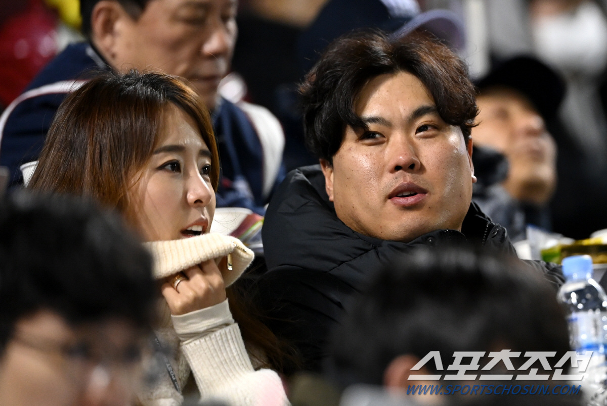 류현진이 마이너리그 계약? "워싱턴이 탐낼 만하다" 美매체, 커쇼-KBO…