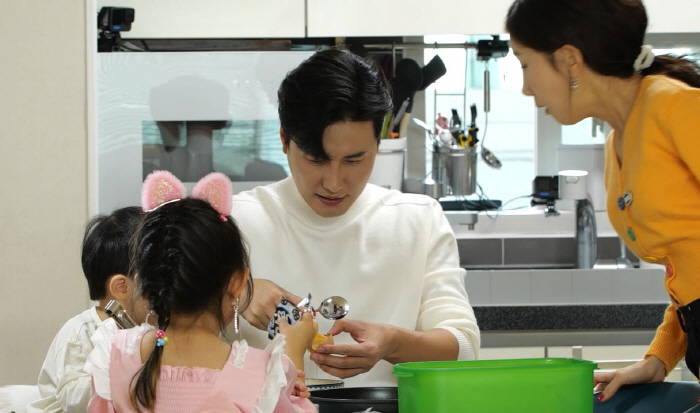 "너무 멀리왔다, 이제 결혼해야해"…신성, 쌍란 등장에 깜짝 "쌍둥이 낳…
