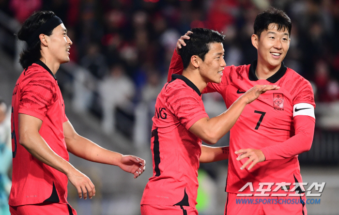 [기자회견]손흥민이 말하는 클린스만식 '자유축구' "자유로움 속에 약속된…