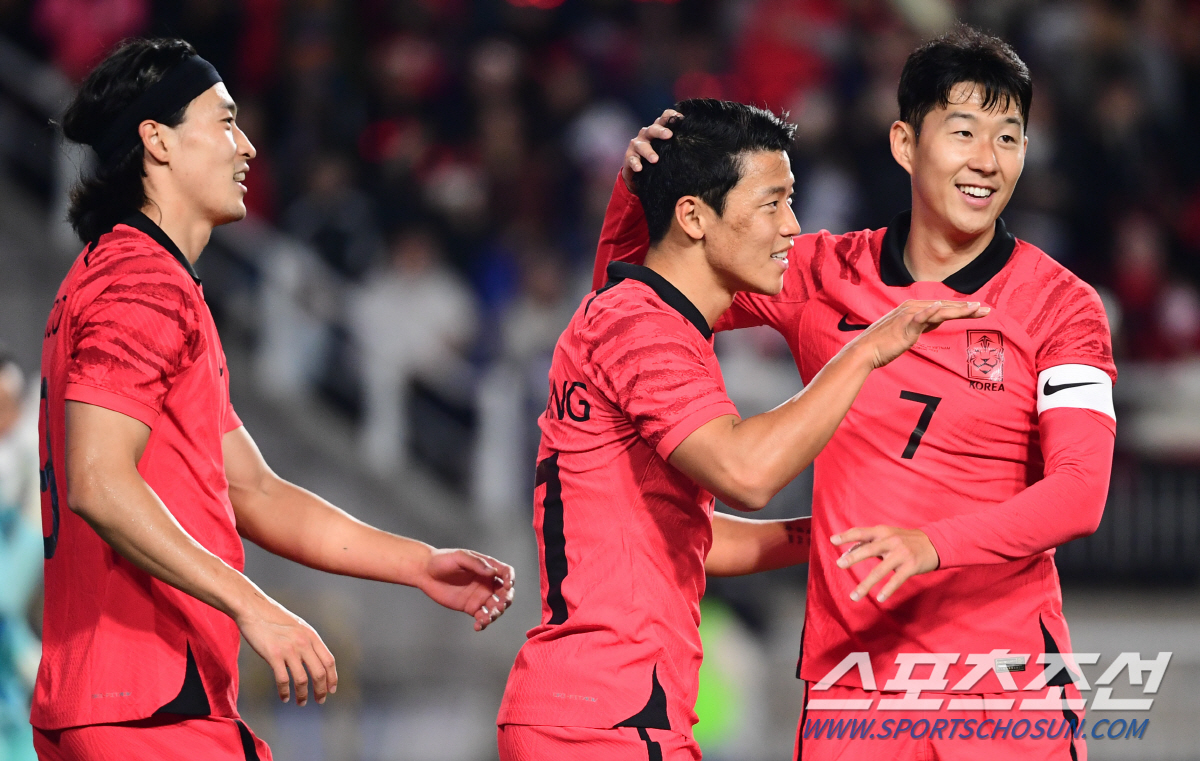 [기자회견]손흥민이 말하는 클린스만식 '자유축구' "자유로움 속에 약속된…