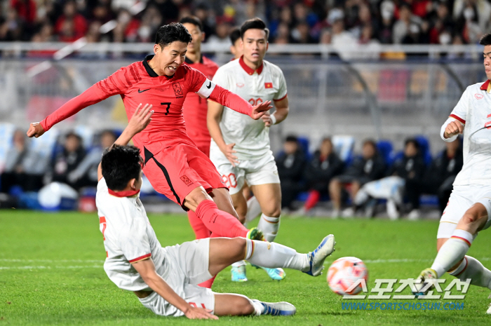 [기자회견]손흥민이 말하는 클린스만식 '자유축구' "자유로움 속에 약속된…