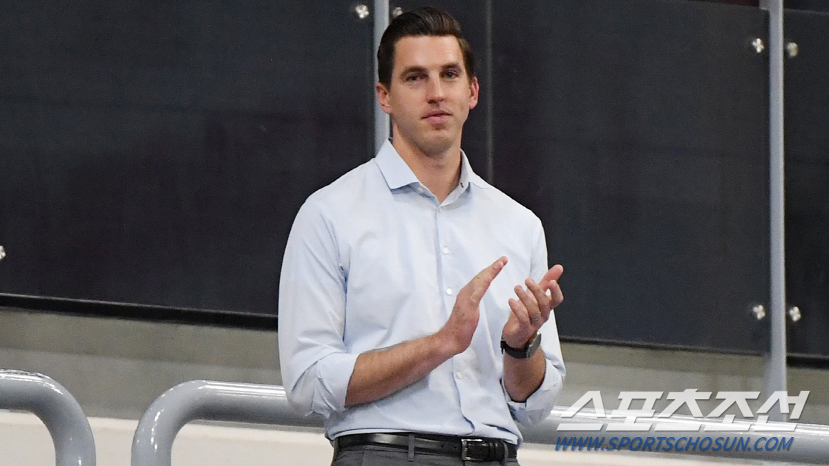 이정후, 벌써 '2024 신인왕 후보' 등극.. 이거 실화냐? 美CBS스…