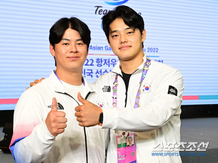 연습배팅 외야 관중석 쾅!…KBO 홈런왕 첫 도교돔 입성, "좋은 타격할…