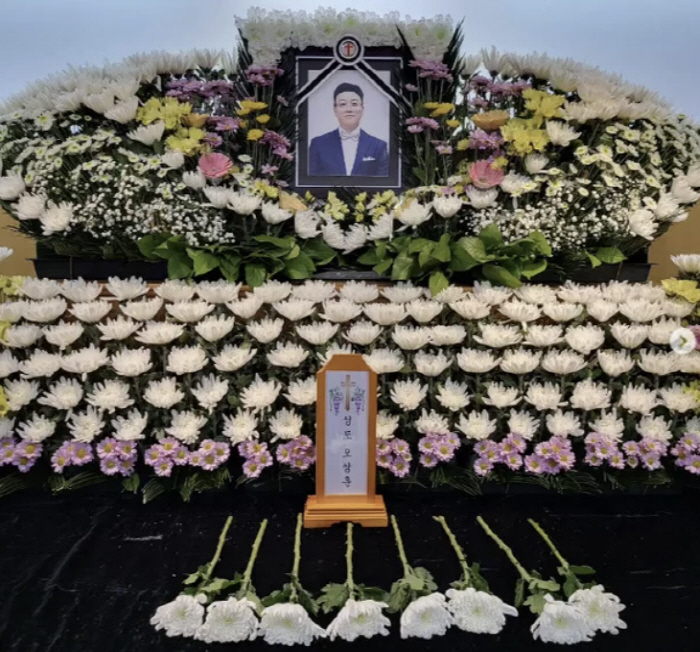 "가는길 꽃길로" 원투 송호범, 故 오창훈 추모…방시혁→김종국·코요태 애…