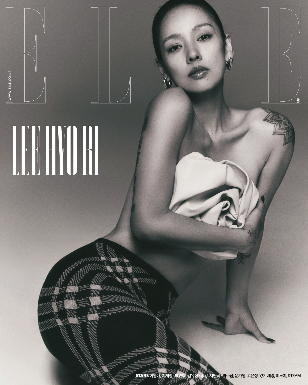 이효리, 상의 탈의 파격 화보.."뭐든 해봐야 감을 찾을 수 있어"('엘…