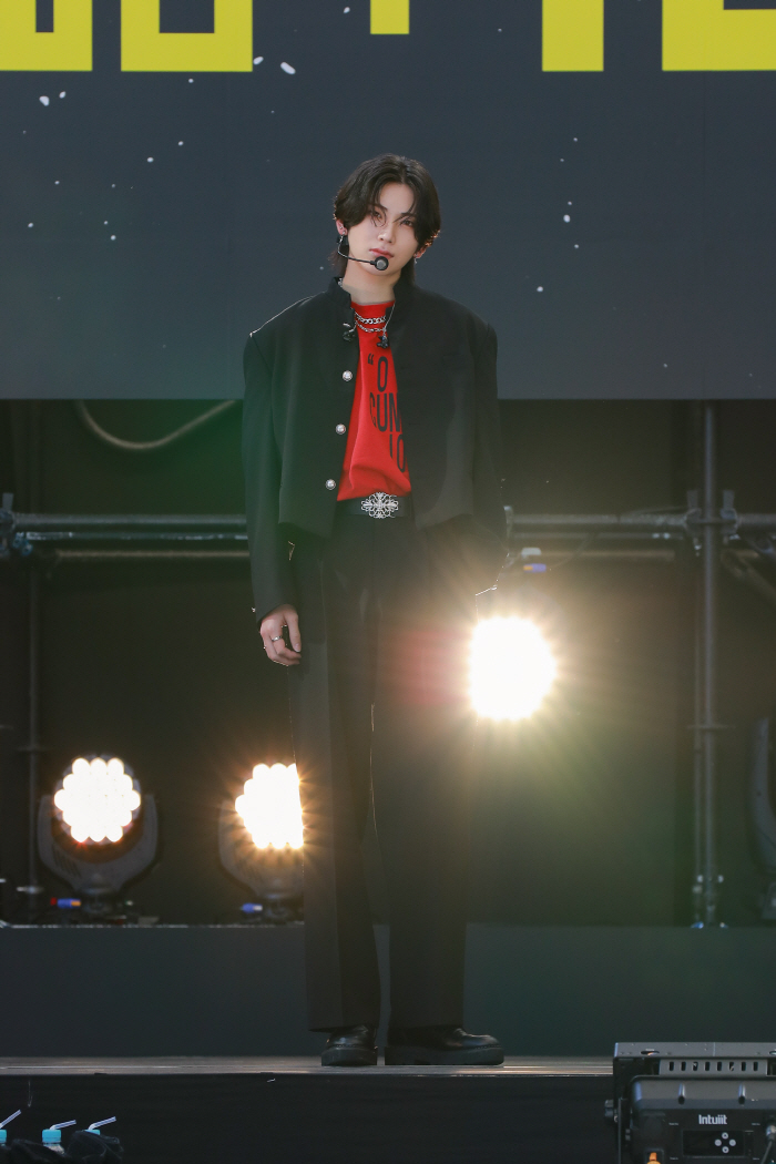 [SC현장] "BTS 작곡가→방시혁 총출동"…앤팀, 더 강력한 팀워크+퍼…
