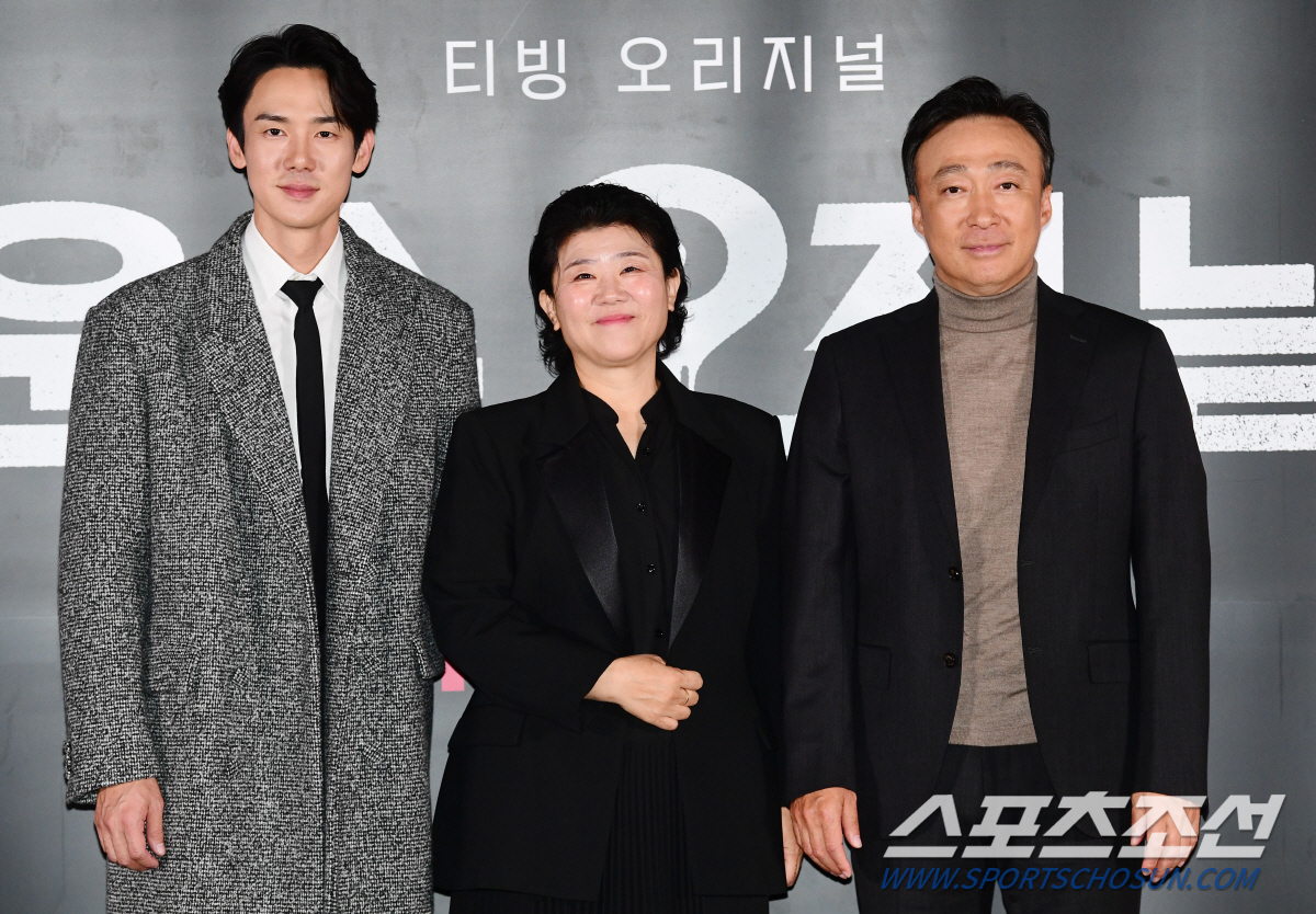 [SC현장] '회장님'도 '순정남'도 벗었다..'운수 오진 날' 이성민·…