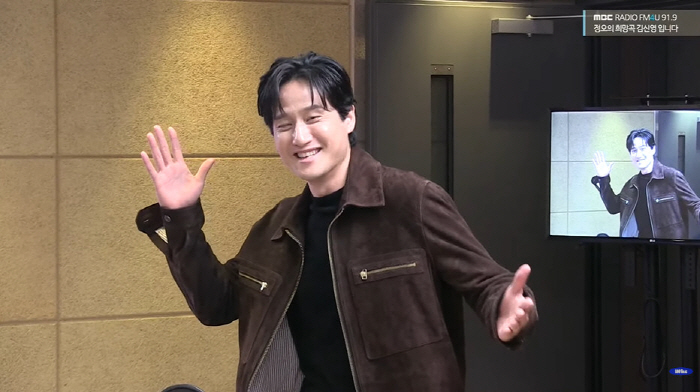 황정민 "대머리 특수분장, 4시간 소요...관객 눈에 안 거슬렸으면" (…