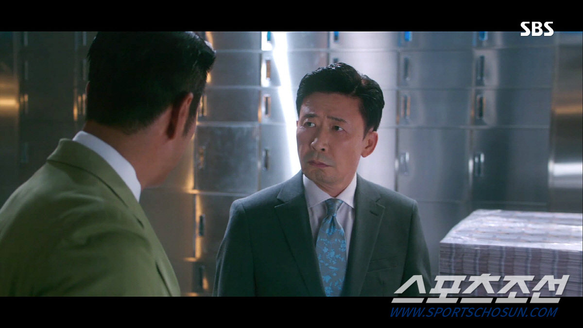 '7인의 탈출' 이부영, 조용하지만 강렬한 존재감 드러내…노인 변장 등 …