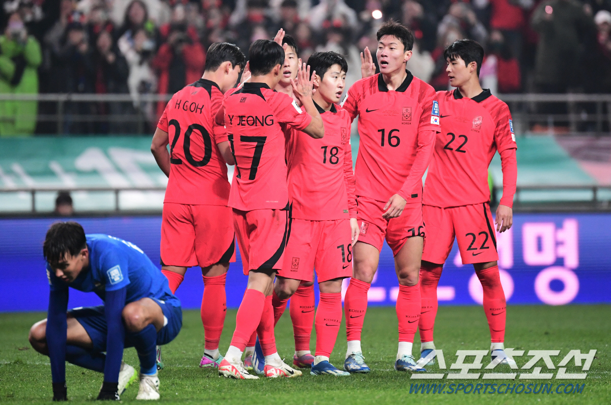 벤투의 자극…1년2개월 만에 A대표팀의 '왕'이 된 이강인, 그가 무서운…