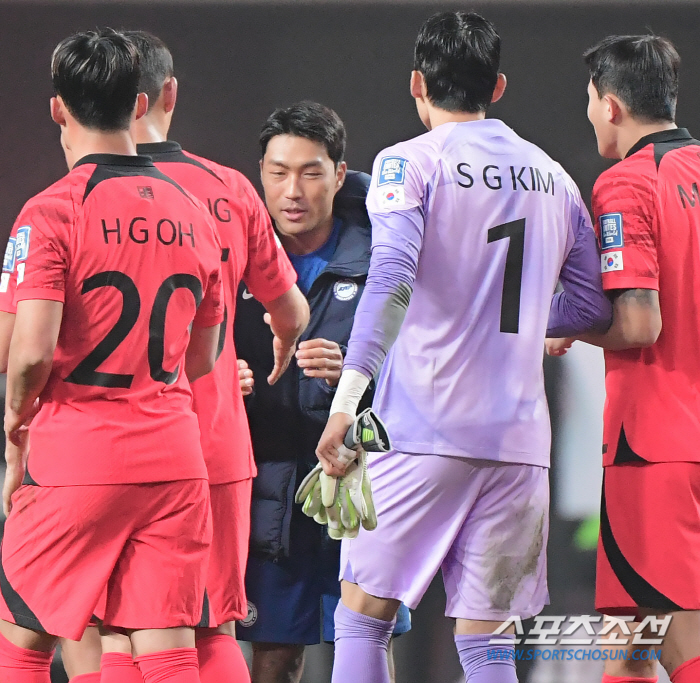 "둘이 벌쩍이면 그 자체가 예술" 클린스만호 '환상 커플' 손흥민+이강인…