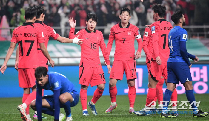 [현장인터뷰]'1골-1도움→A매치 3경기 연속골' 이강인의 겸손 "골잡이…
