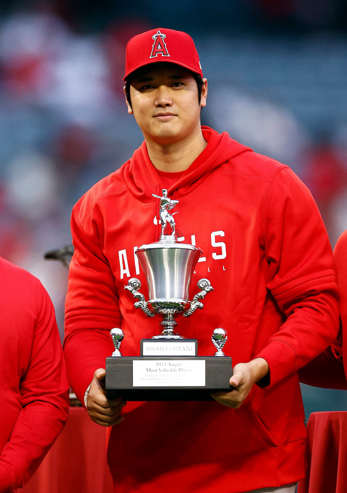 '우승 유격수'가 진짜 MVP 아냐? 시거, 오타니의 '만장일치' 저지할…