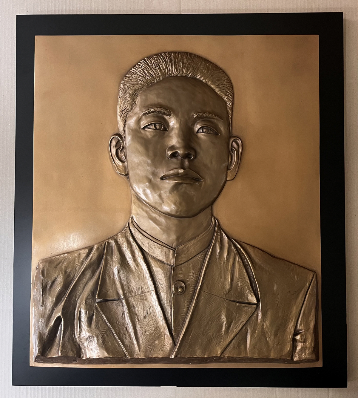 송혜교, 또 선행...대만 한국학교에 조명하 의사 부조작품 기증 [공식]