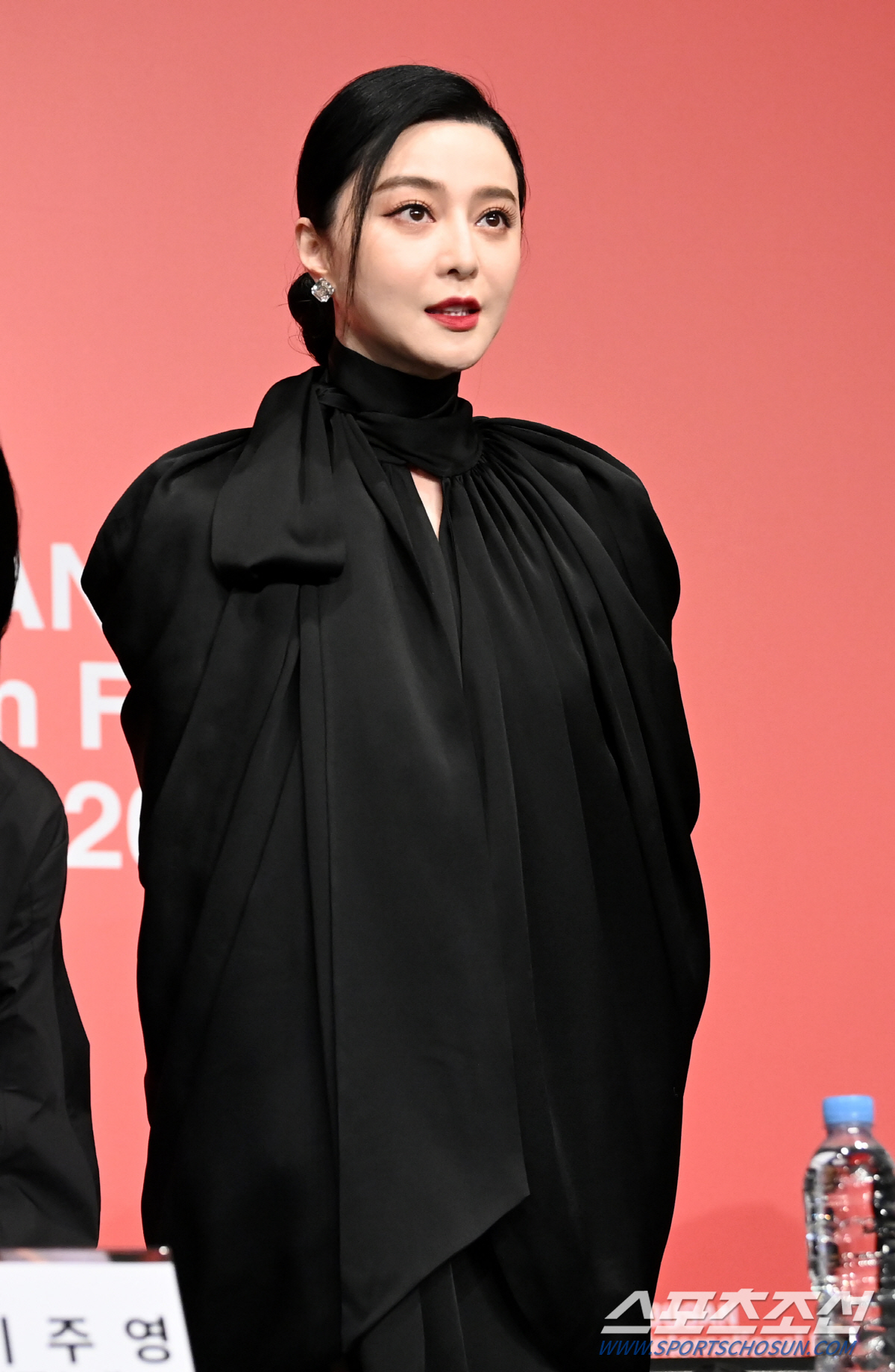 "나 안 죽었는데" 이연걸·주윤발·판빙빙, 사망설 잠재운 '본인 등판'[…