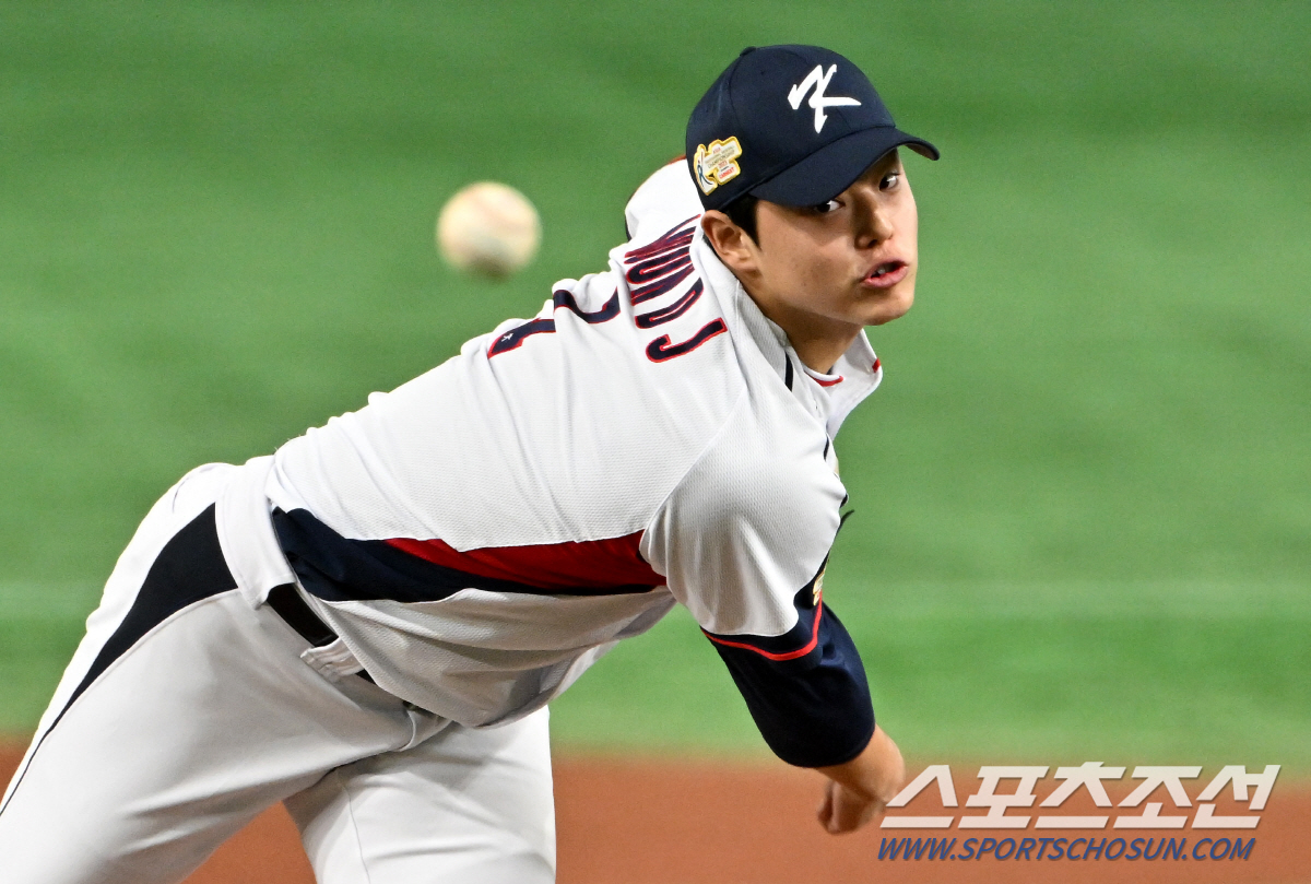 볼넷, 홈런 나왔지만…한 달 만의 실전&낯선 마운드→5⅔이닝 2실점 '잘…