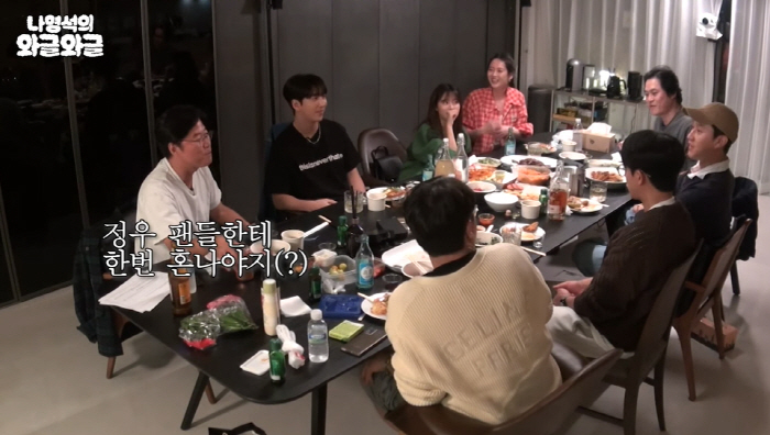 '정우=낙하산' 신원호PD '응사 10년' 최초 공개 "고아라 7kg 찌…