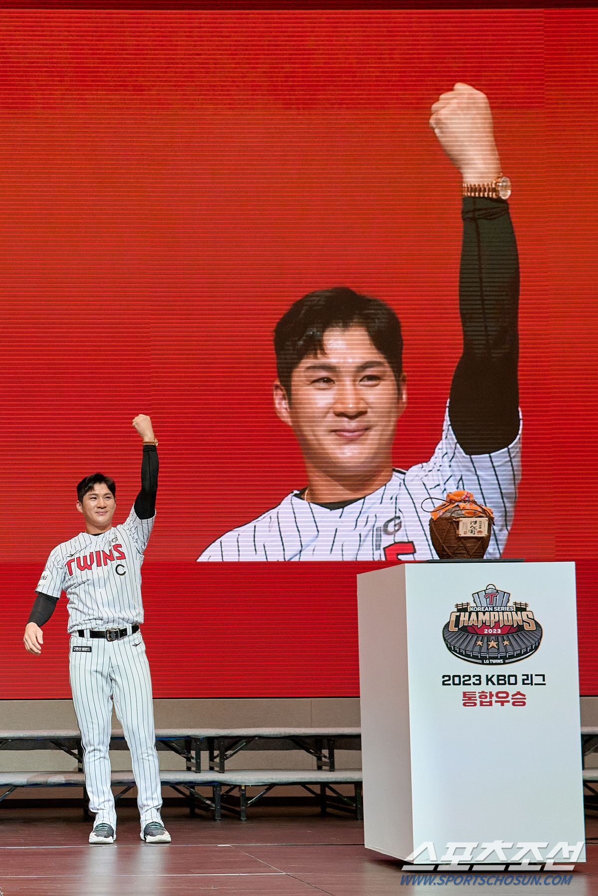 2024 FA시장 나온 19명, 그런데 6년 124억 비FA 다년계약 롤…