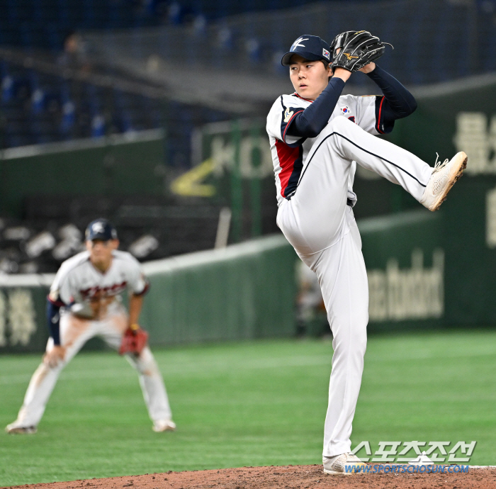 공인구와 찰떡이네…국제용 투수 등장? KK로 시작한 태극마크, '국보'가…